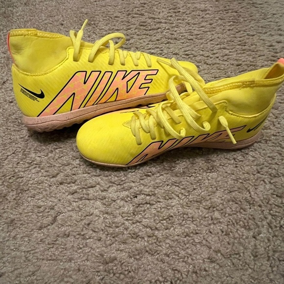 Nike Jr Mercurial Superfly 9 Club  Yellow Soccer Cleats TURF  Sz 5.5 DJ5954-780 - Picture 8 of 8